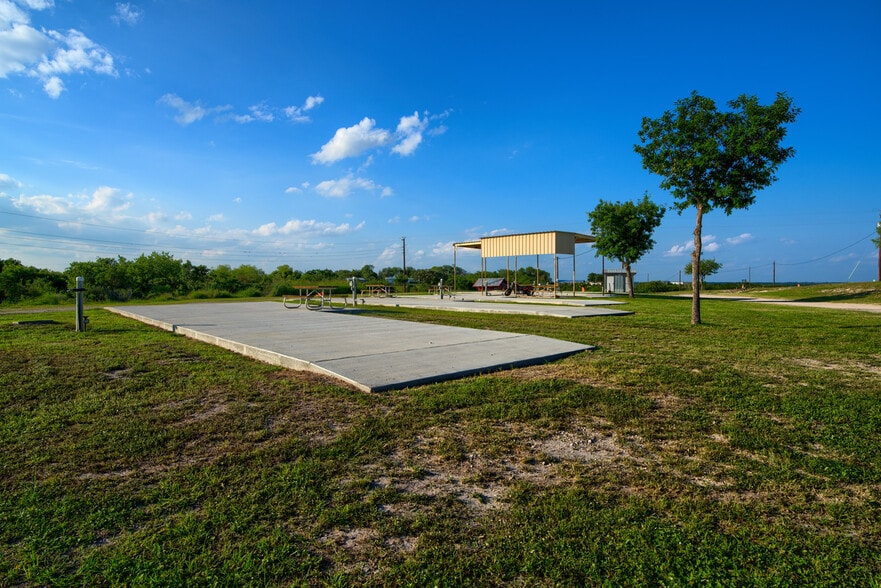 More Photos Of 101 Campbell Rd 3, Sandia Trailer Camper Park For Sale