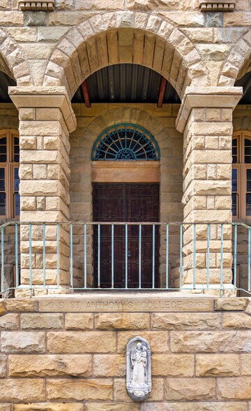 More Photos Of 2300 Garden St, Santa Barbara Schools For Sale