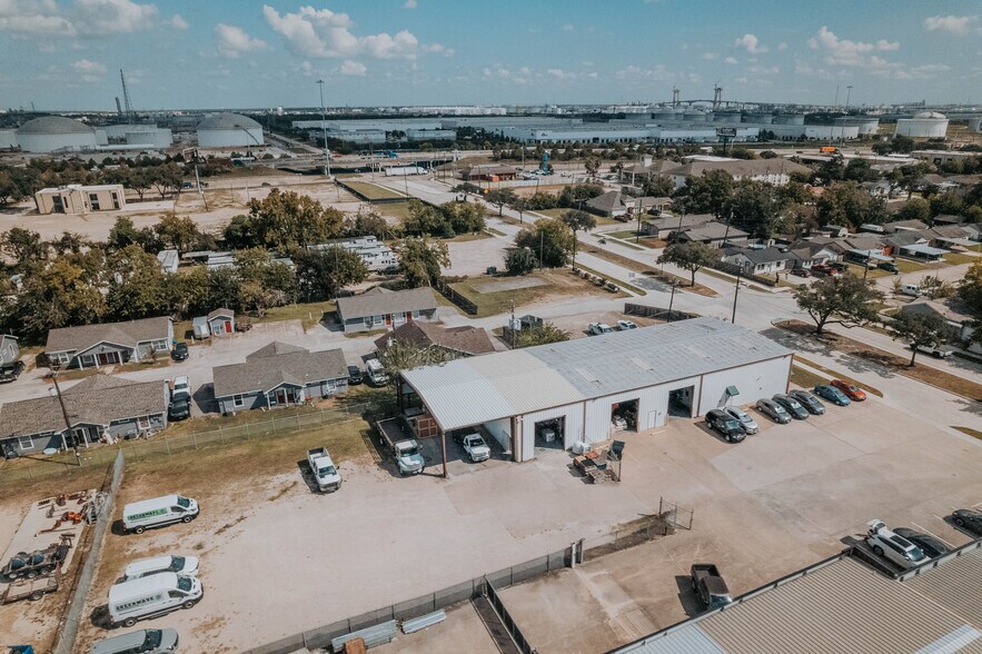 More Photos Of 202 Preston Ave, Pasadena Warehouse For Lease