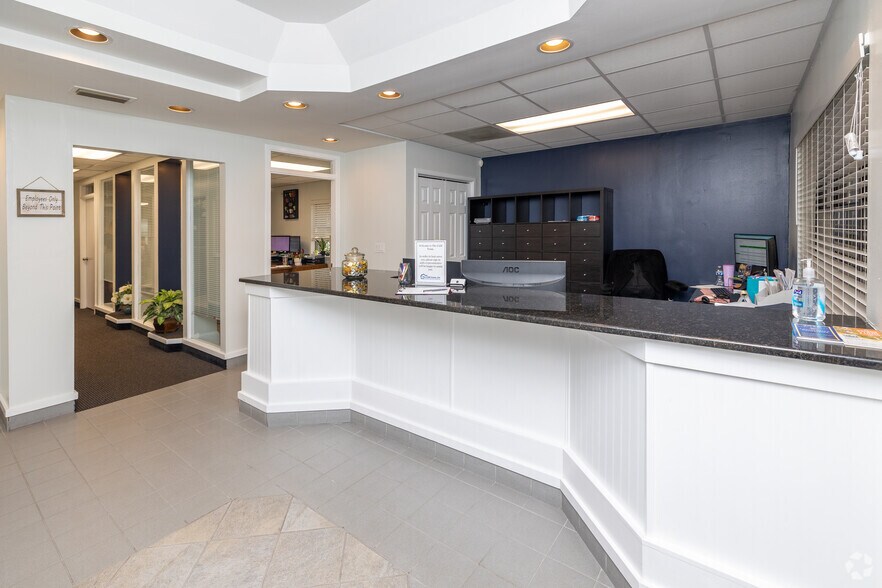 More Photos Of 2233 Park Ave, Orange Park Office For Sale