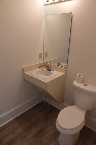 More Photos Of 5540 Mcneely Dr, Raleigh Office For Sale