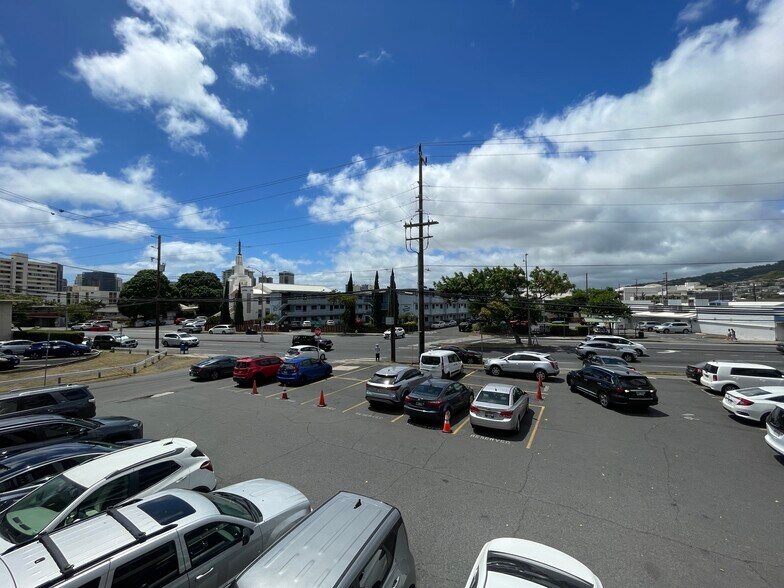 More Photos Of 931 University Ave, Honolulu General Retail For Sale