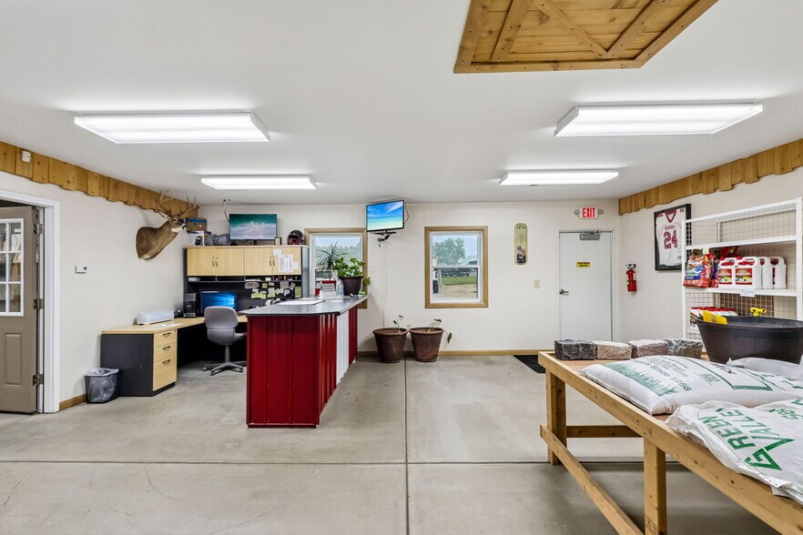 More Photos Of 3220 McCartney Rd, Youngstown General Retail For Sale