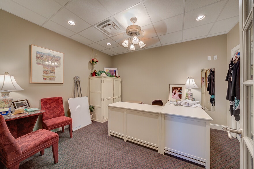 More Photos Of 1129 Thomas Jefferson Rd, Forest General Retail For Sale