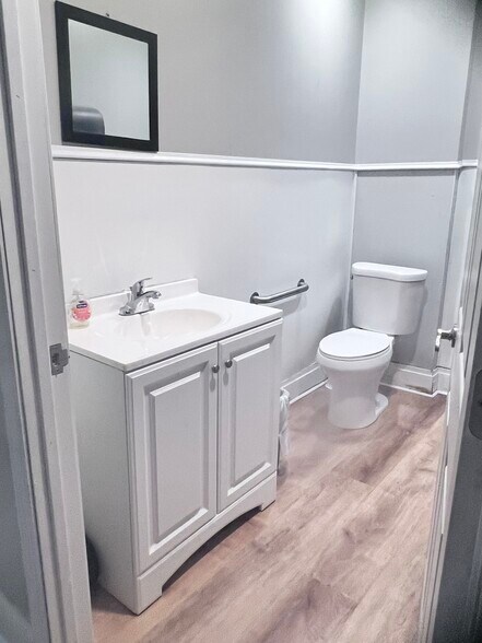 More Photos Of 3919 Washington Blvd, Saint Louis Office For Lease