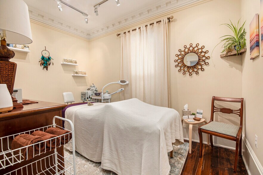More Photos Of 149 W Saint Clair St, Romeo Medical For Sale