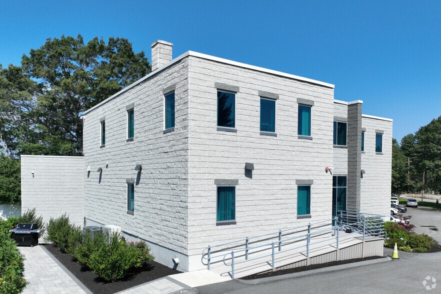 Primary Photo Of 1 Connector Rd, Andover Office For Sale