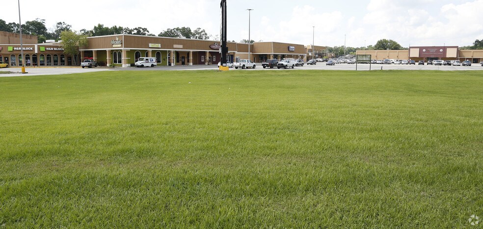 More Photos Of 12715 Highway 90, Luling Land For Sale