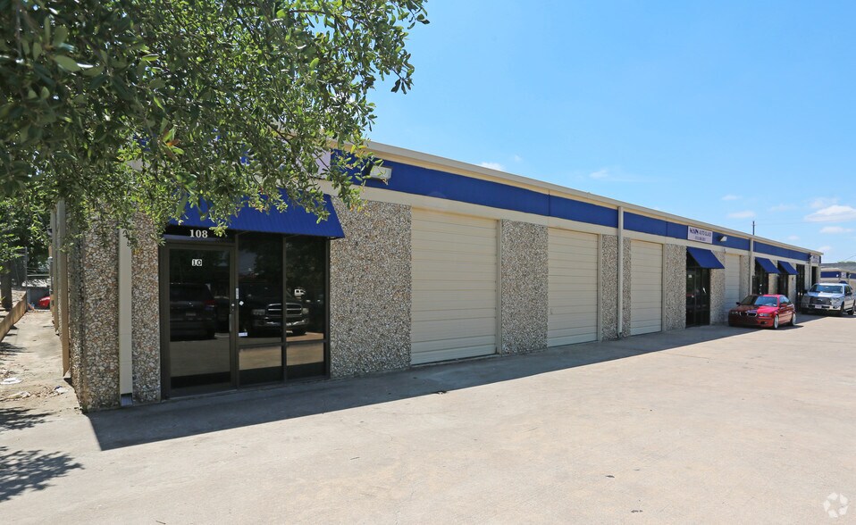 More Photos Of 10609 Metric Blvd, Austin Warehouse For Lease