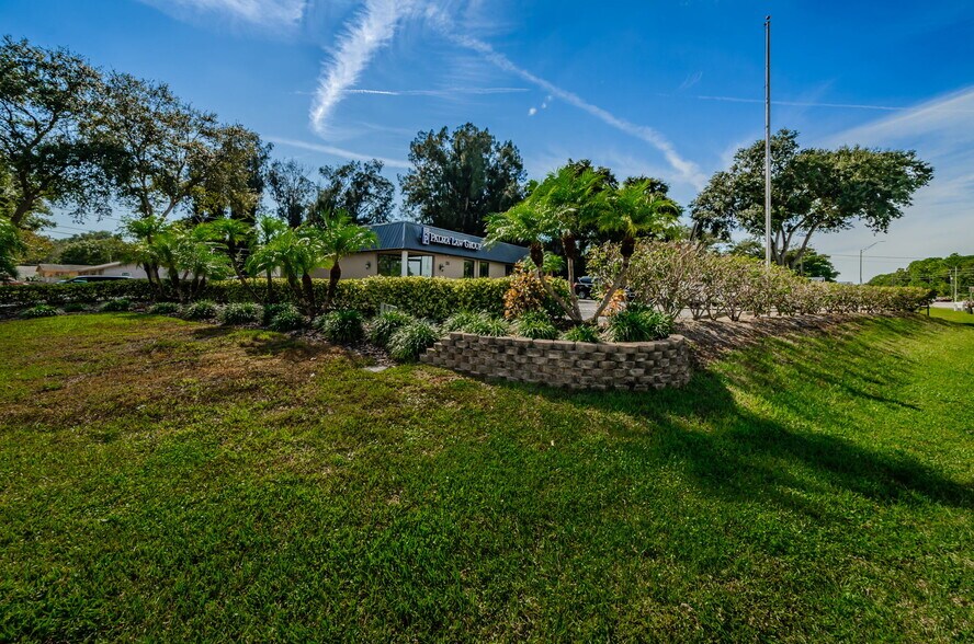More Photos Of 5510 Roosevelt Blvd, Clearwater Office For Lease