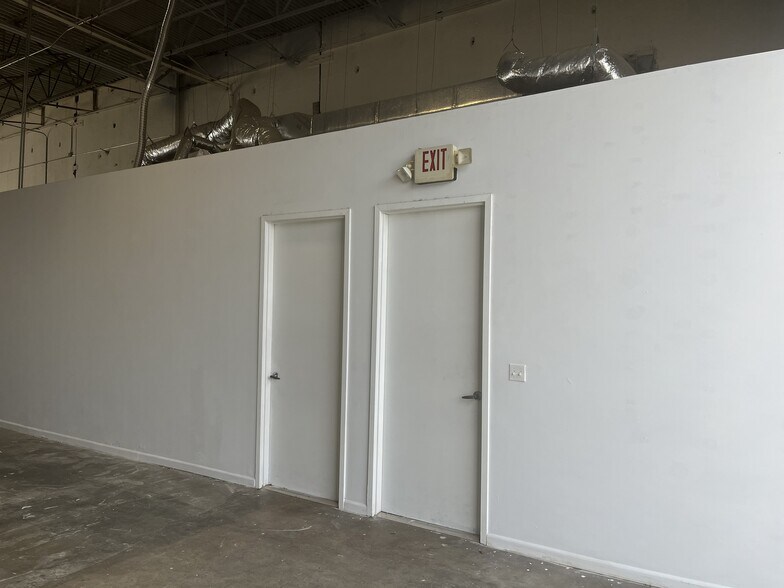 More Photos Of 1920 NW 18th St, Pompano Beach Warehouse For Lease