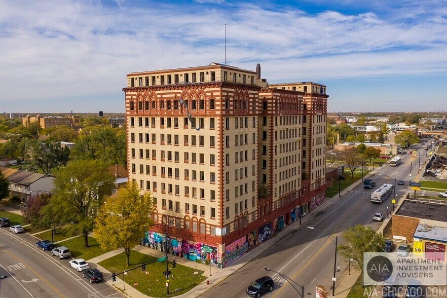 Primary Photo Of 4000 W Washington Blvd, Chicago Apartments For Sale