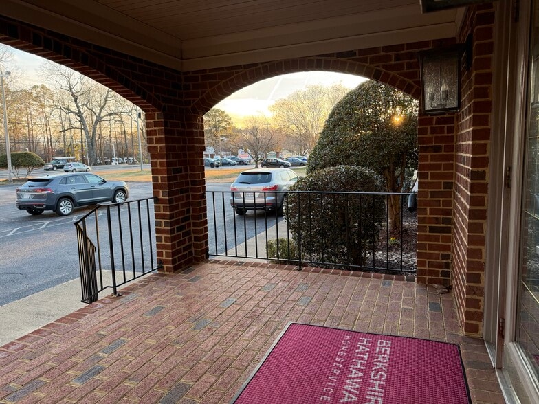 More Photos Of 628 Cedar Rd, Chesapeake Office For Lease