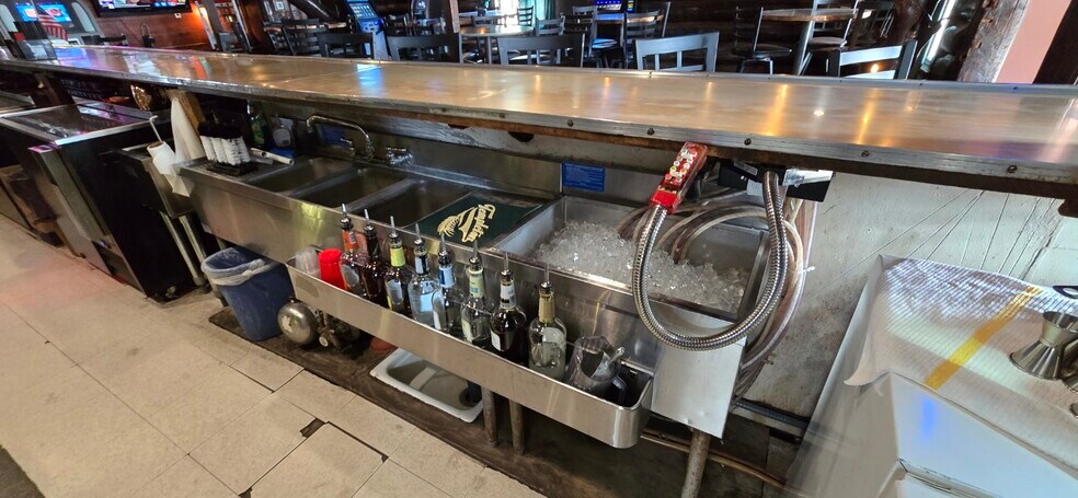 More Photos Of 18 N State Route 89, Chino Valley Bar For Sale
