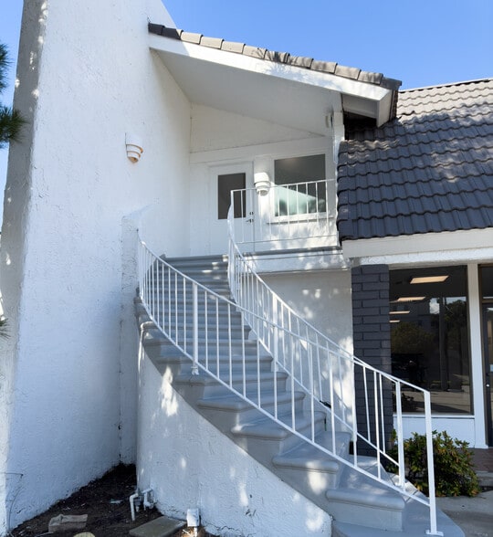 More Photos Of 1009 Torrance Blvd, Redondo Beach Loft Creative Space For Lease