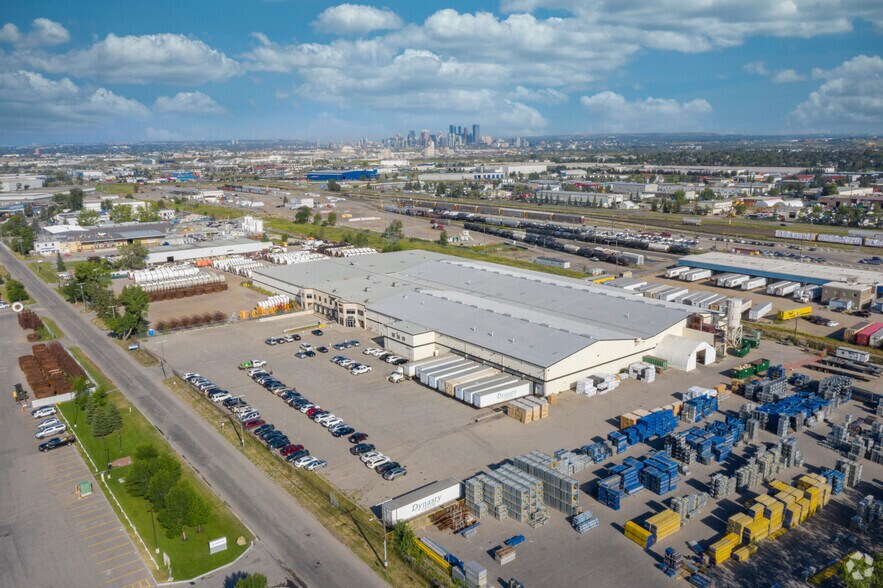 More Photos Of 3344 54th Ave SE, Calgary Manufacturing For Lease