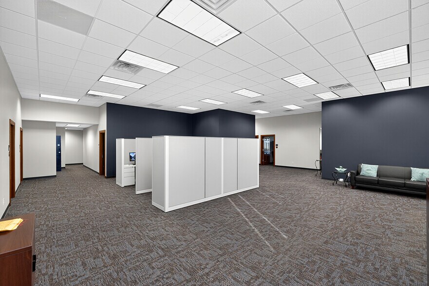 More Photos Of 631 County Road 17, Elkhart Office For Lease