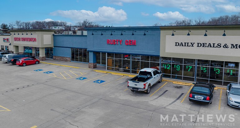 More Photos Of 1090 S Neosho Blvd, Neosho General Retail For Sale
