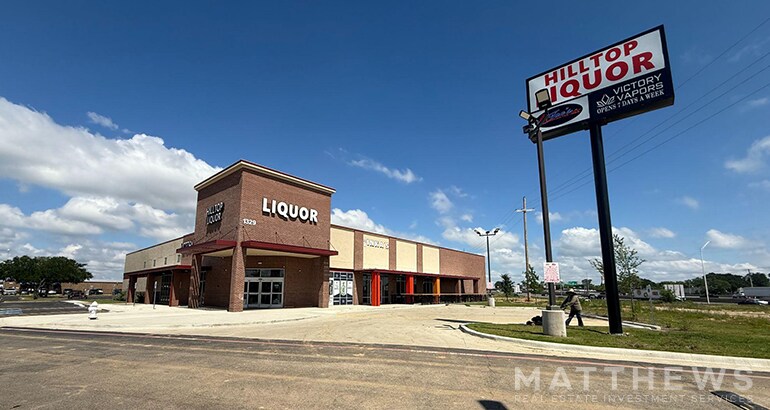 More Photos Of 1329 S Stemmons Fwy, Lewisville General Retail For Sale