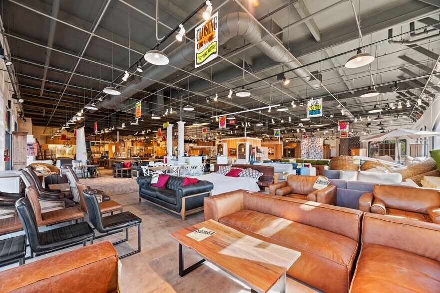 More Photos Of 2801 Paseo Mercado, Oxnard Freestanding For Sale