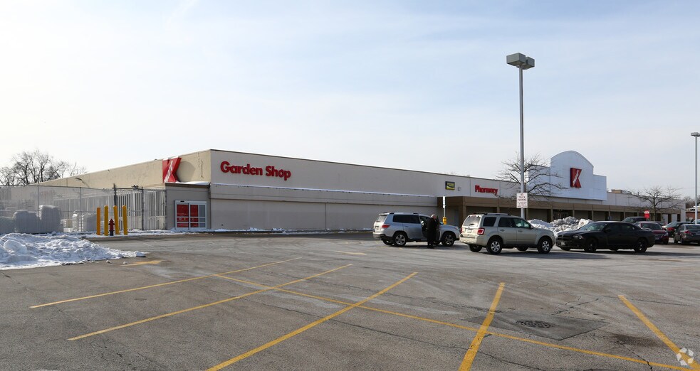 More Photos Of 1155 E Oakton St, Des Plaines Freestanding For Lease