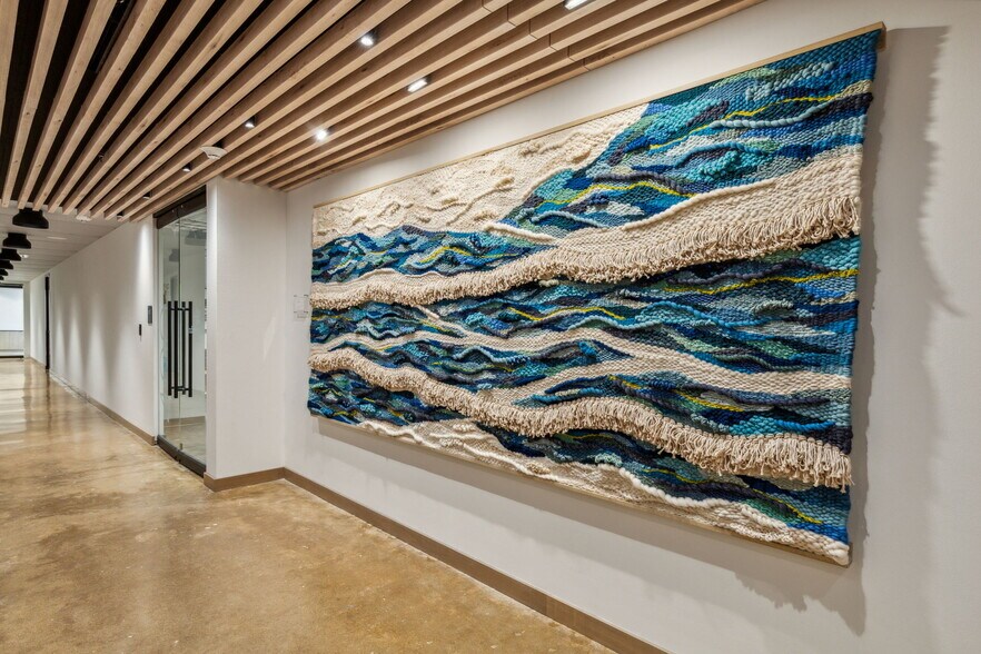 More Photos Of 6301 Gaston Ave, Dallas Office For Lease