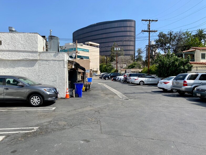 More Photos Of 270 S La Cienega Blvd, Beverly Hills Storefront For Sale
