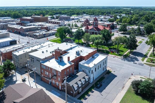 More Photos Of 226 W Central Ave, El Dorado Office Residential For Sale