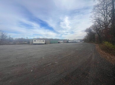 More Photos Of 21 E Garden Pl, Pequannock Land For Lease