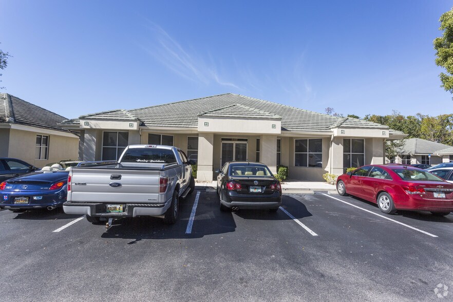 More Photos Of 5400 Park Central Ct, Naples Medical For Sale