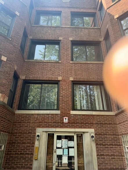 More Photos Of 7530 S Phillips Ave, Chicago Apartments For Sale