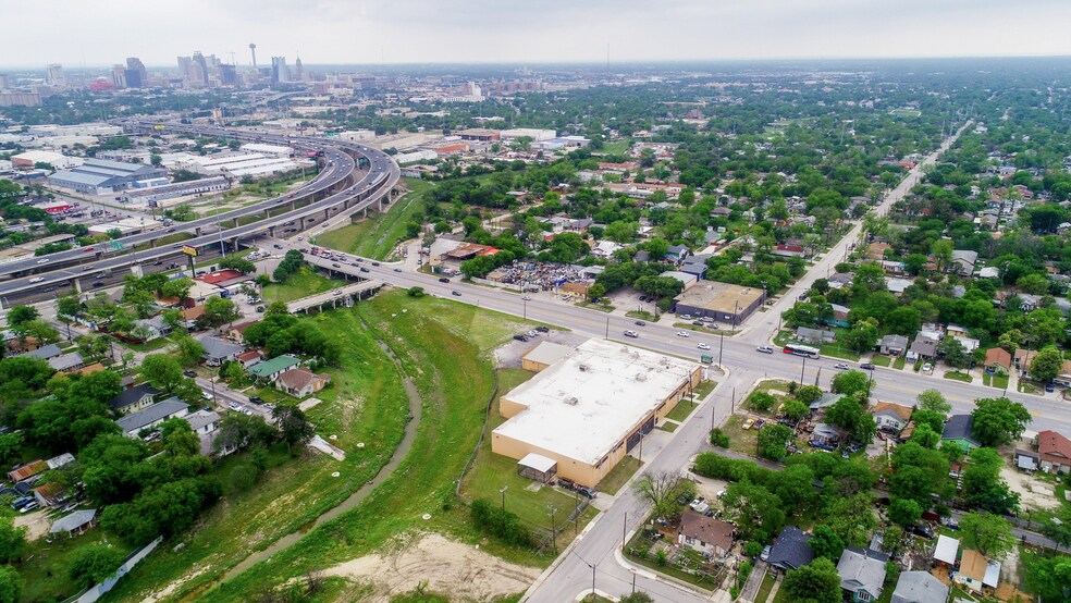 More Photos Of 711 Culebra Rd, San Antonio Distribution For Lease