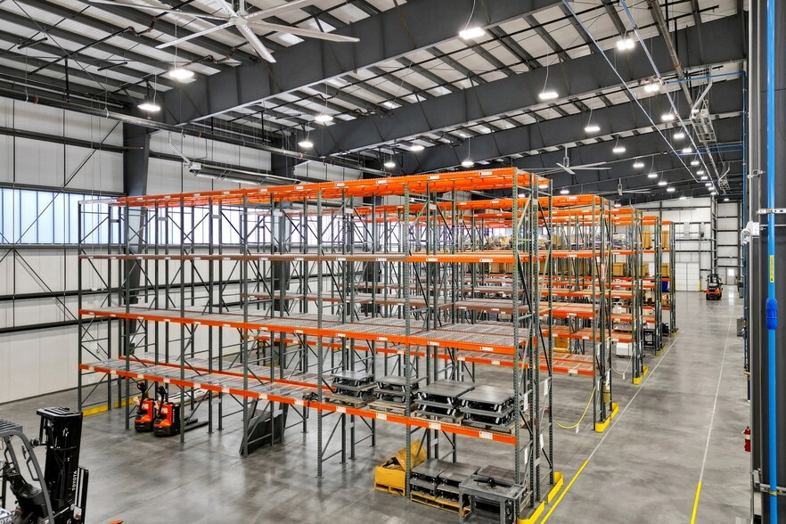 More Photos Of 5457 Pacific Fern Dr, Ferndale Manufacturing For Lease