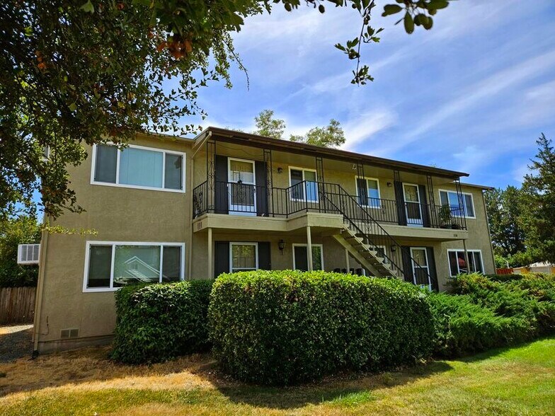 More Photos Of 350 Alder St, Central Point Apartments For Sale