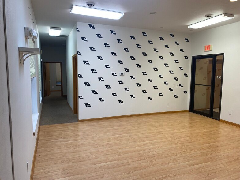 More Photos Of 513-515 W Main St, Sun Prairie Office For Sale