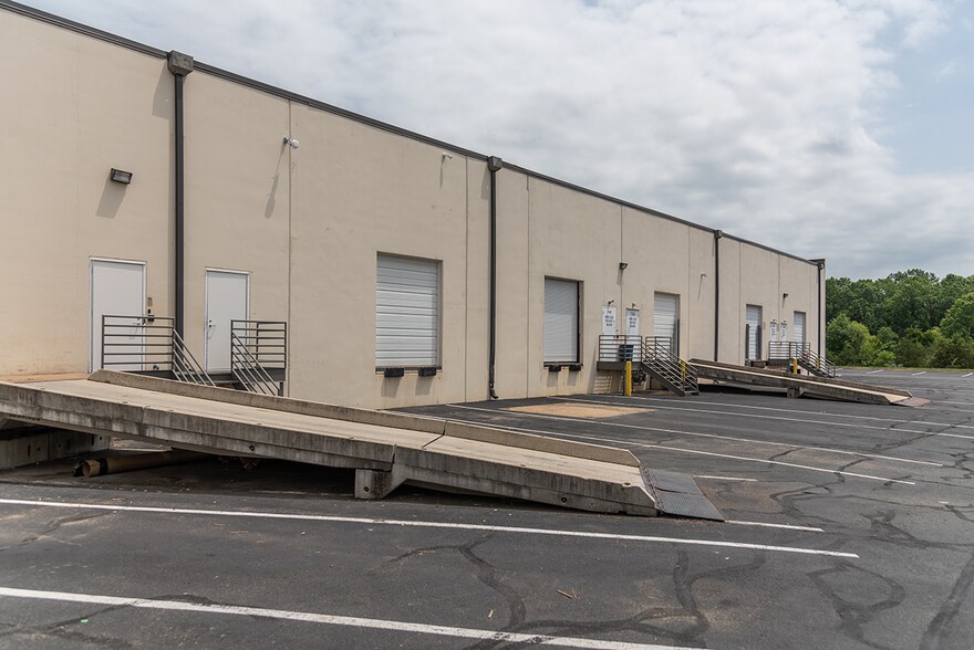 More Photos Of 7301 Gateway Ct, Manassas Unknown For Lease