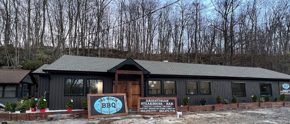 More Photos Of 216 Woodside Ave, Newton Restaurant For Sale