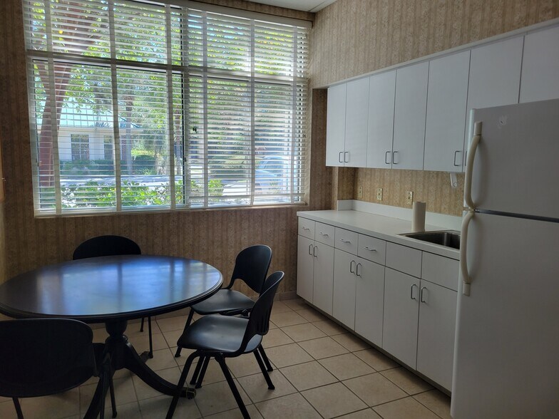 More Photos Of 3 Clark Summit Dr, Bluffton Office For Sale