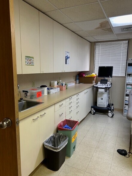 More Photos Of 140 Strollings Ave, Logan Office For Sale