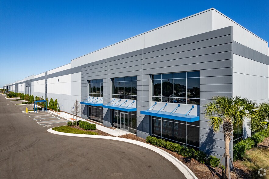 More Photos Of 2440 Peterson Rd, Apopka Distribution For Lease