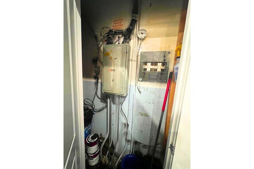 More Photos Of 72 68th St, Guttenberg Flex For Lease