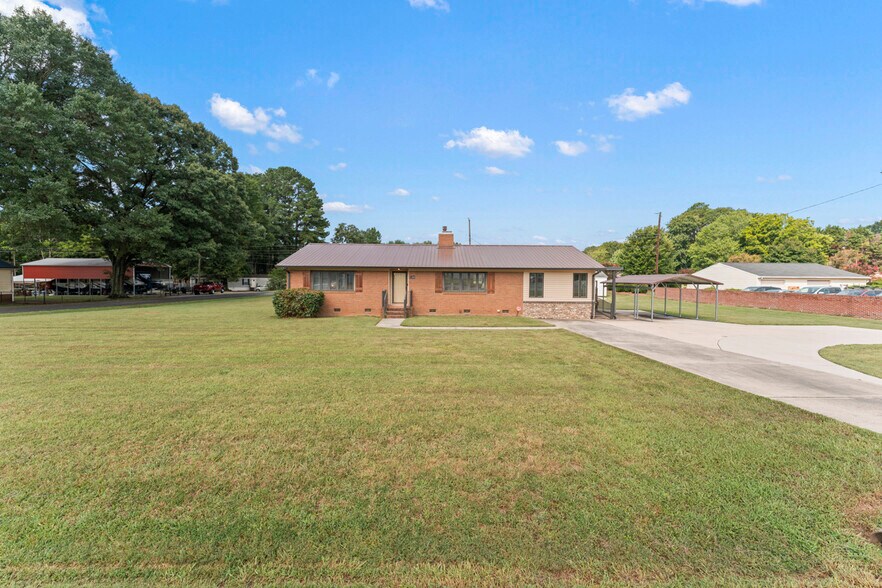 More Photos Of 128 Killian Farm Rd, Stanley Medical For Lease