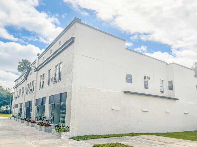 More Photos Of 244 E Graves Ave, Orange City Apartments For Lease