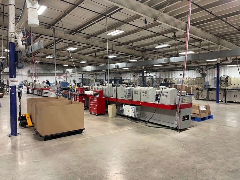 More Photos Of 1805 E Washington St, Mount Pleasant Warehouse For Sale