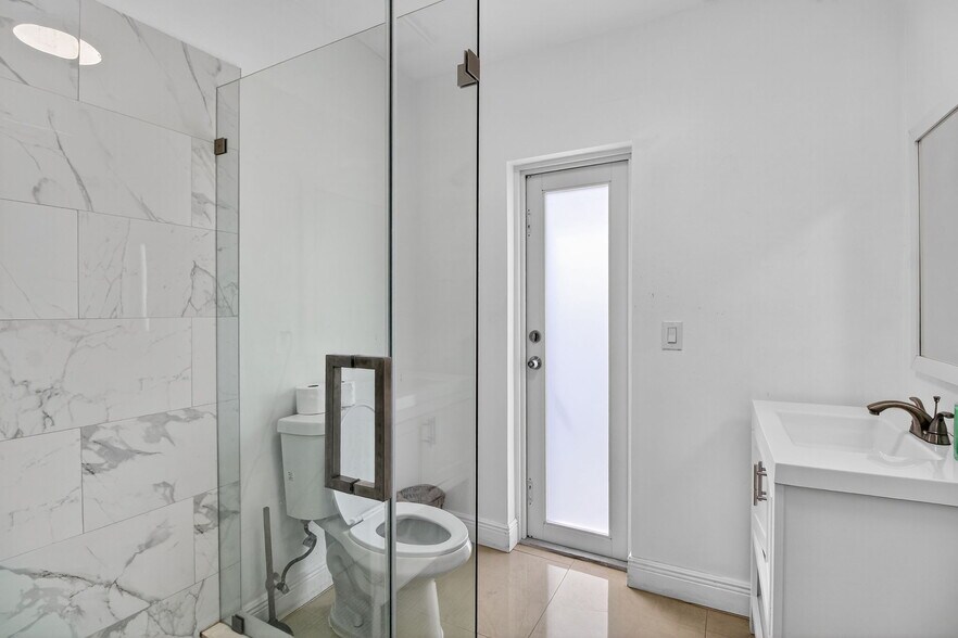 More Photos Of 1680 NW 22nd Ct, Miami Multifamily For Sale