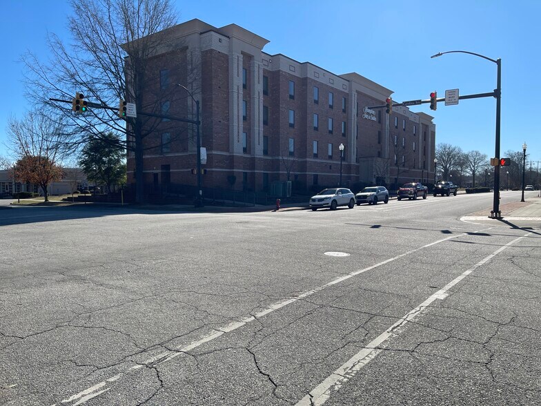 More Photos Of 156 E Carolina Ave, Hartsville Storefront Retail Residential For Lease