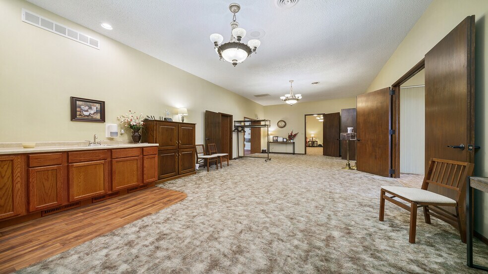 More Photos Of 110 E Dixon St, Polo Specialty For Sale