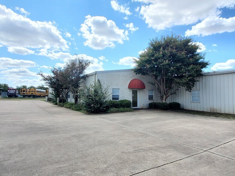 More Photos Of 1000 Industrial Park Rd, Belton Office For Lease