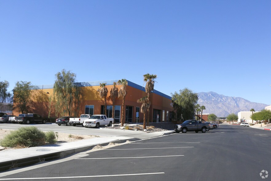 More Photos Of 72091 Woburn Ct, Thousand Palms Showroom For Lease