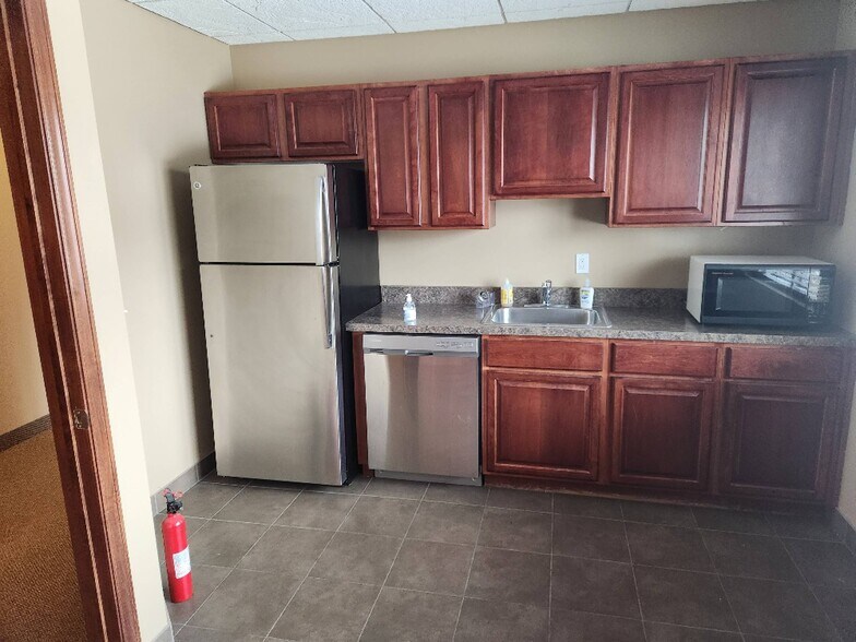 More Photos Of 3352 Sherman Ct, Eagan Medical For Sale